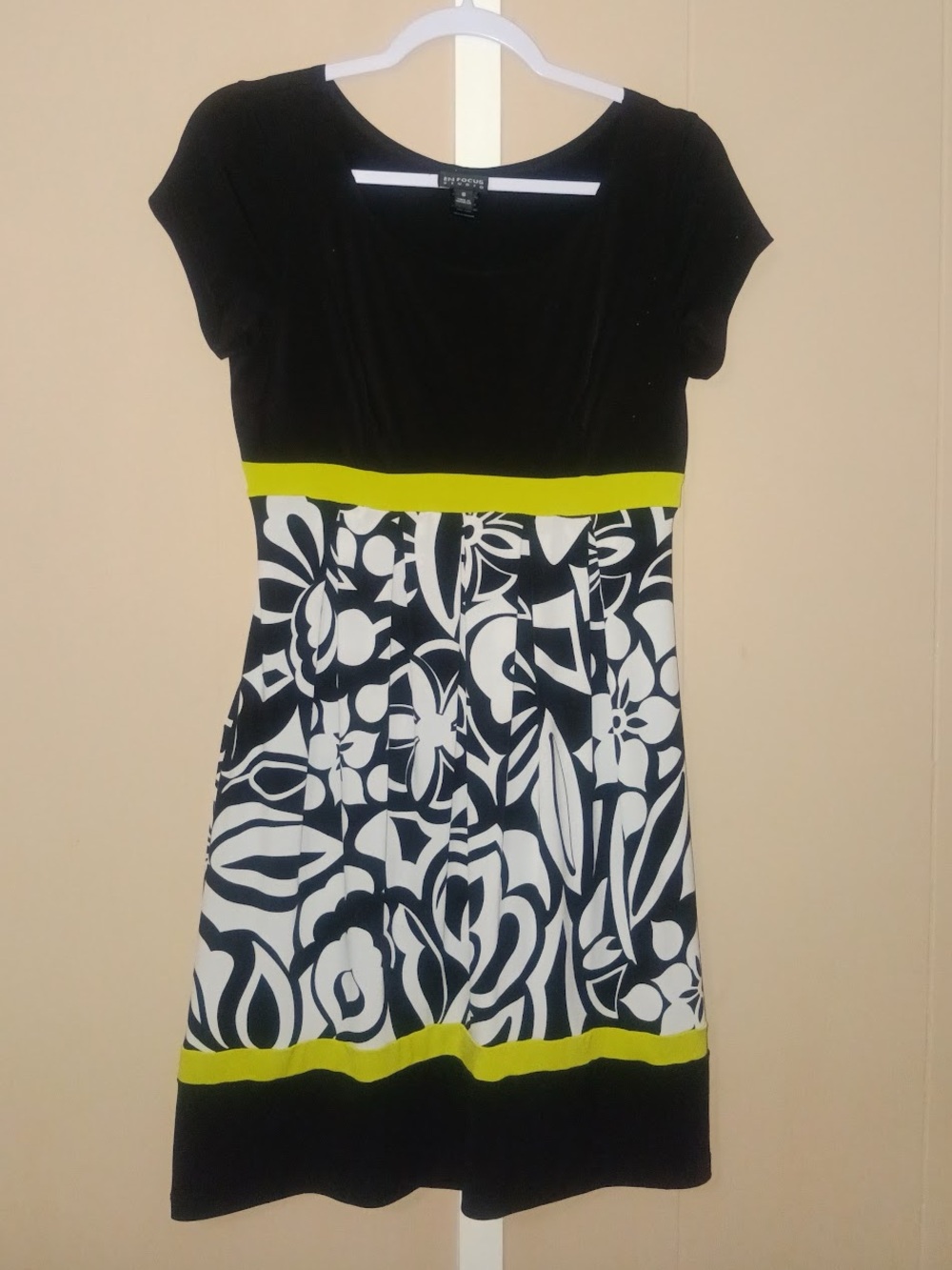 En focus summer dress